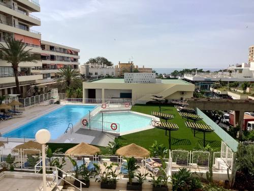 La Nogalera modern and spacious Apartment with pool and sea view