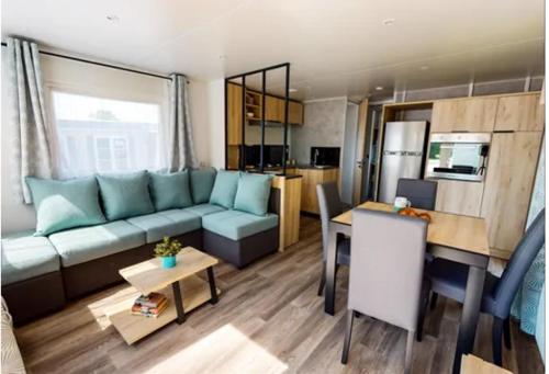 Photo de la galerie de l'établissement Mobil-home Panoramique climatisé bord de mer dans camping 5 étoiles, à Torreilles