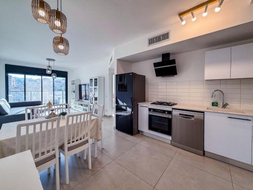 Køkken eller tekøkken på Eilat Vacation Apartment