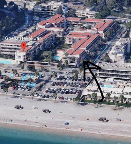 Photo de la galerie de l'établissement Tabarly 4 Pers AC Swimming Pool 2 Bedrooms, à Villeneuve-Loubet