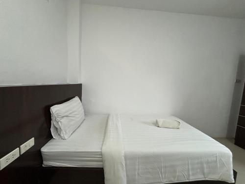 Postel nebo postele na pokoji v ubytování Aqua Inn Ao Nang