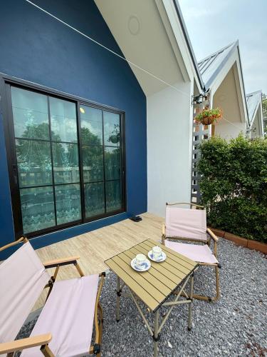Balkón nebo terasa v ubytování ลอยละล่อง รีสอร์ท Loy La Long Resort