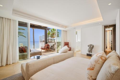 Orquidea 21 A Luxurious Duplex in Persian Gardens Puente Romano
