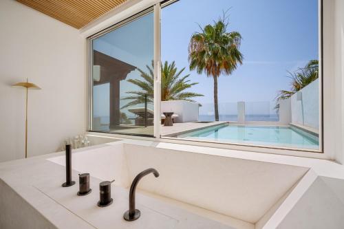 Orquidea 21 A Luxurious Duplex in Persian Gardens Puente Romano
