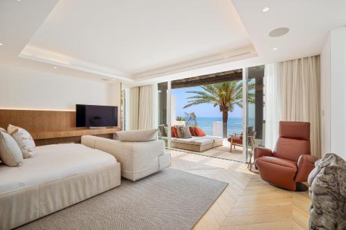 Orquidea 21 A Luxurious Duplex in Persian Gardens Puente Romano