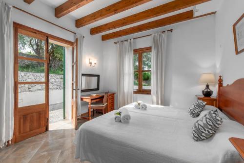 Postel nebo postele na pokoji v ubytování Ideal Property Mallorca - Son Capellet