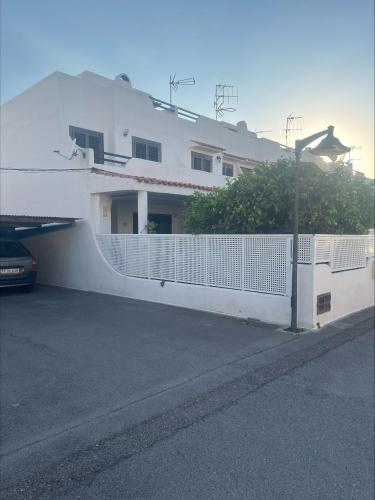 Maison à 300 m de la plage et piscine collective CV-VUT41064-CS