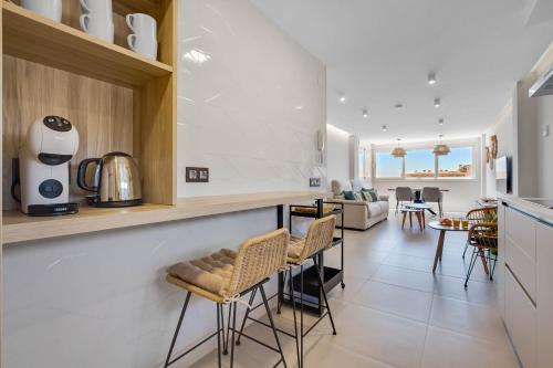 Moderno, con vistas y garaje a 100 metros de la playa