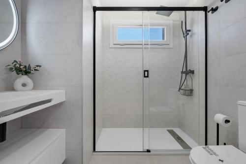 Moderno, con vistas y garaje a 100 metros de la playa