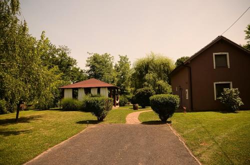 Taman di luar Kuća za odmor Rubić