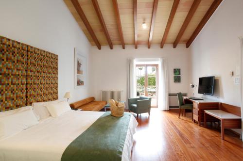 Postel nebo postele na pokoji v ubytování Sa Cabana Hotel & Spa - Adults Only