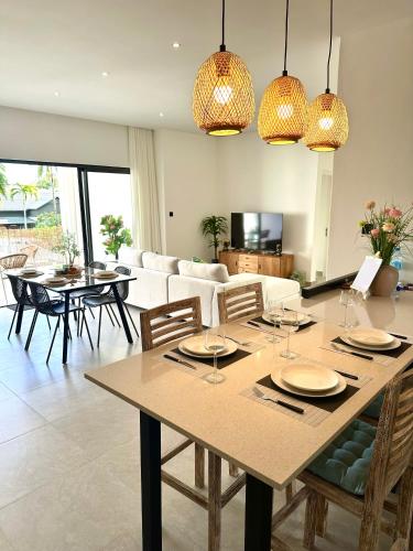 Modern 3BR Beachside Apt - 2 Mins to Pereybere Beach