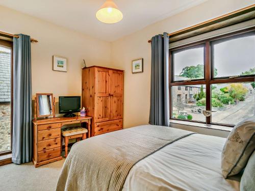 Ένα ή περισσότερα κρεβάτια σε δωμάτιο στο 3 Bed in Totnes 51955
