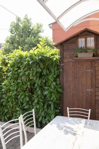 BHH BOLOGNA HOLIDAY HOME private Garden Reserved Parking -wwwbolognaholidayhomecom- house garden parking photo 62