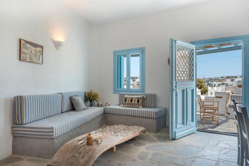 Un lugar para sentarse en Sylvia's Home