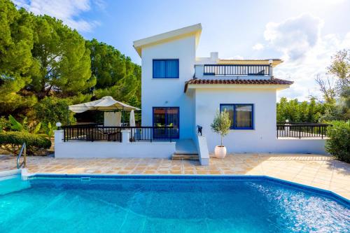 Villa Charoula Thio Large Private Pool AC WiFi