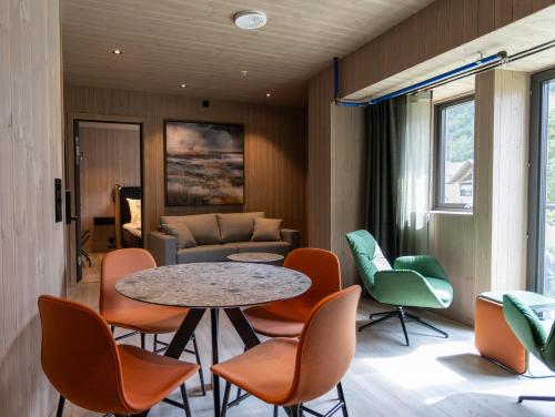 Coin salon dans l'établissement Wangen Apartments by Fjord Resort