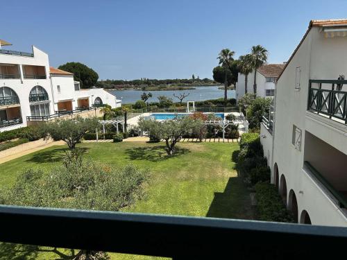 Appart 2 pièces avec piscine et parking à Port Camargue