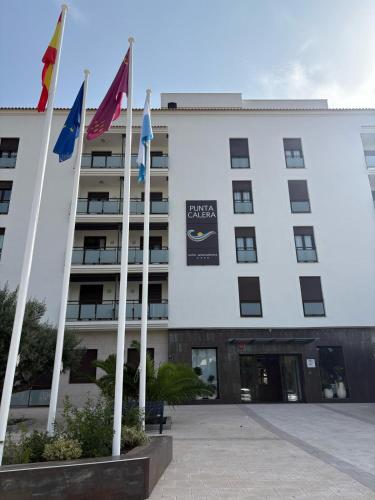 Το κτήριο όπου στεγάζεται  το ξενοδοχείο διαμερισμάτων