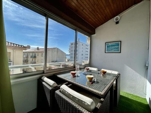 Studio Mezzanine Lumineux à 50m de la Plage – 5 Couchages à Sainte-Maxime - FR-1-226-474