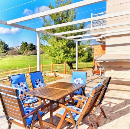 Fotografie z fotogalerie ubytování Euzoea Country Homes up to 10 guests v destinaci Kapandrítion