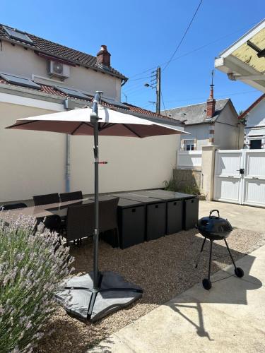 Αίθριο ή υπαίθριος χώρος στο Maison familiale, 13 lits, 3 SDB, parking gratuit, jardin, terrasse