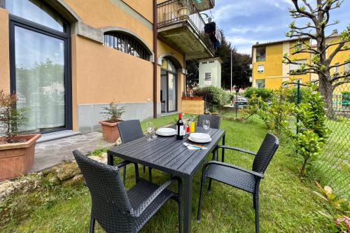Taman di luar Romanino House Mountain Lake Iseo Hospitality