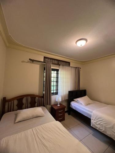 Ảnh trong thư viện ảnh của 3BedROOMED DUPLEX STAND ALONE Buziga ở Kampala