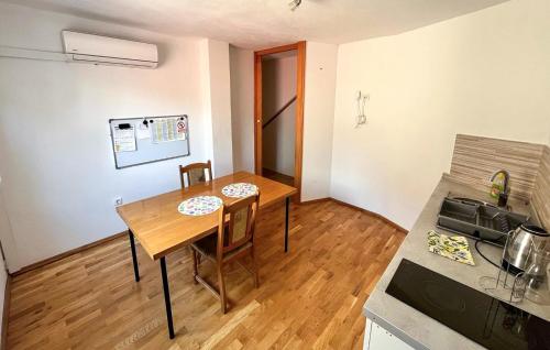 One Bedroom Stunning Apartment In Kastel Stafilic