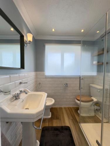 Koupelna v ubytování 1BR London Home Near Heathrow