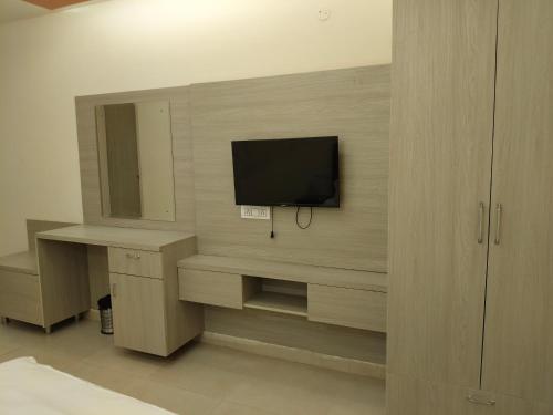 TV a/nebo společenská místnost v ubytování Modest Rooms By Libra