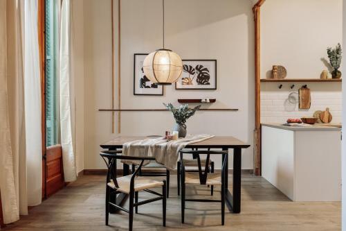 Kusku - 3 bedrooms and balcony in Eixample Dreta