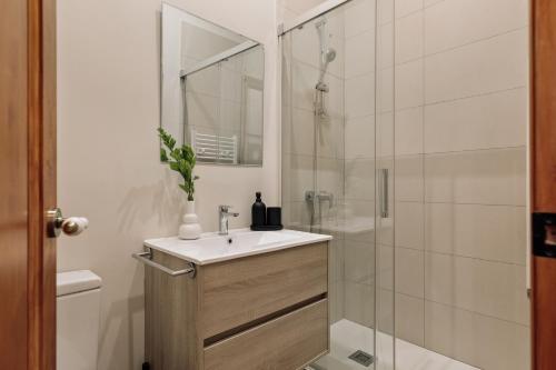 Kusku - 3 bedrooms and balcony in Eixample Dreta
