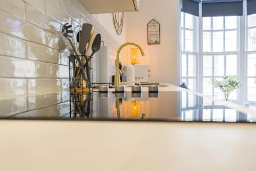 Bartholomews Seaside Serenity - 2BR Flat - Sleeps 4 photo 17