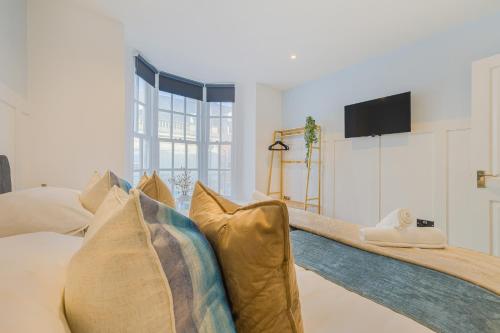 Bartholomews Seaside Serenity - 2BR Flat - Sleeps 4 photo 28