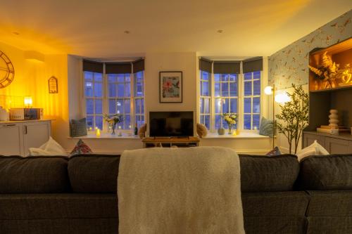 Bartholomews Seaside Serenity - 2BR Flat - Sleeps 4 photo 53