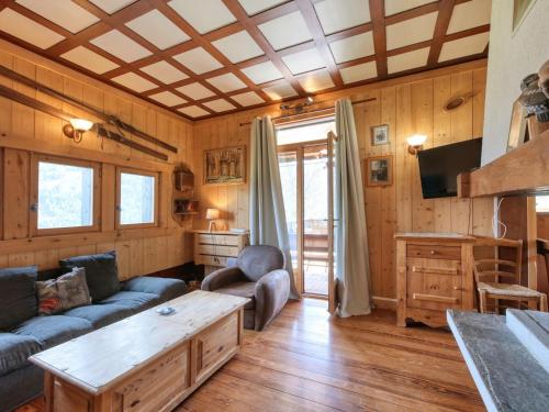 Photo de la galerie de l'établissement Chalet 9 pers, vue Mont Blanc, parking, proche ski - FR-1-663-39, à Saint-Gervais-les-Bains