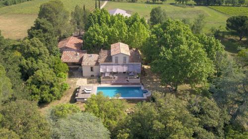 Mas provençal authentique XXL avec grande piscine et immense jardin