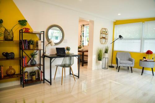 Vibrant 4bd 2ba Miami Home w POOL photo 10