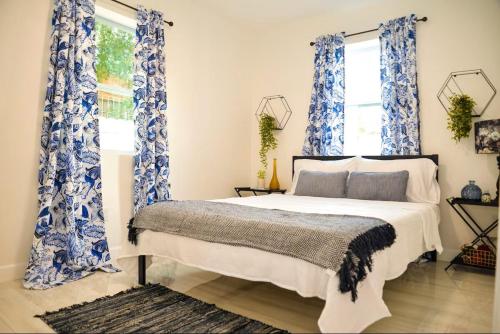 Vibrant 4bd 2ba Miami Home w POOL photo 11