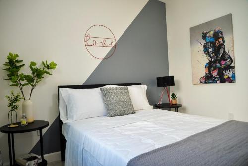 Vibrant 4bd 2ba Miami Home w POOL photo 20