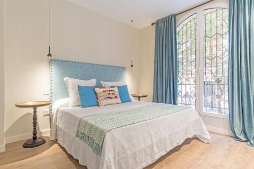 Spacious 3-Bed Apartment in Chueca Madrid