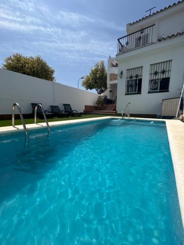 Πισίνα στο ή κοντά στο VILLA SALMONETE
