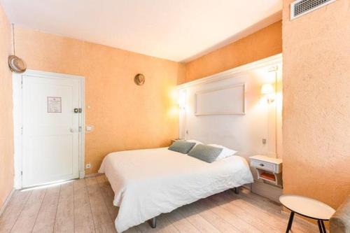 Photo de la galerie de l'établissement Belle suite avec salle de bain privée et terrasse, à Saint-Rémy-de-Provence