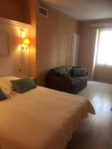 Photo de la galerie de l'établissement Belle suite avec salle de bain privée et terrasse, à Saint-Rémy-de-Provence