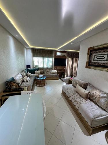 Χώρος καθιστικού στο Seaside Apartment in Harhoura