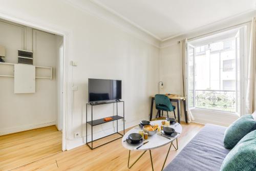 Quiet & Refurbished 1BR Parisian Retreat-Paris 16