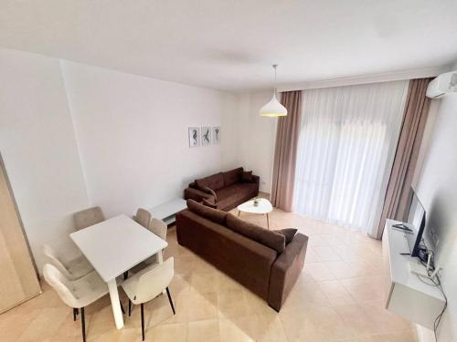 Μια τηλεόραση ή/και κέντρο ψυχαγωγίας στο Macys Hideaway Place By Adriatic Living