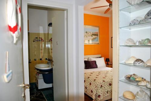 Voodi või voodid majutusasutuse Villa Giulia Resort with private pool and stunning sea views toas