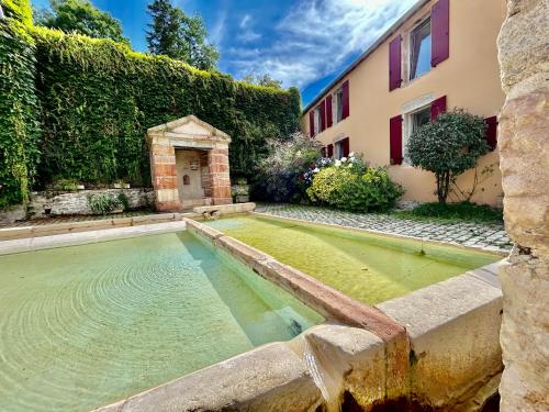 Fontaine Bourguerins